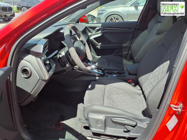 Audi RS3 Limousine 2.5 TFSI 7-Gang S tronic quattro 