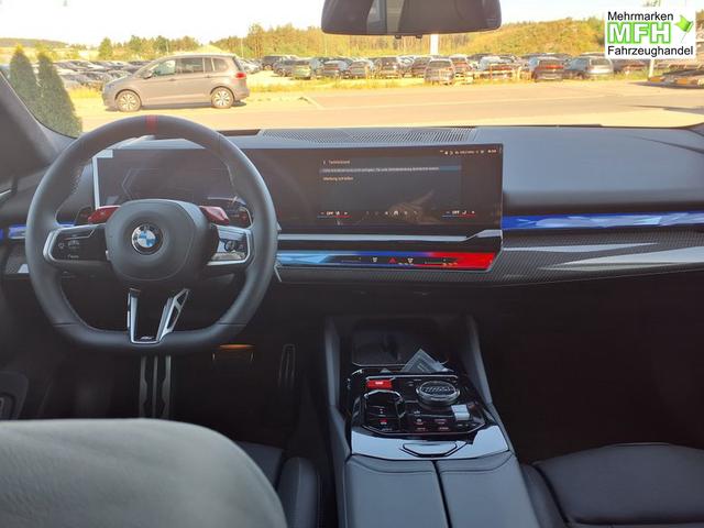 BMW M5 M 4.4 V8 Plug in Hybrid 8-Gang Steptronic 