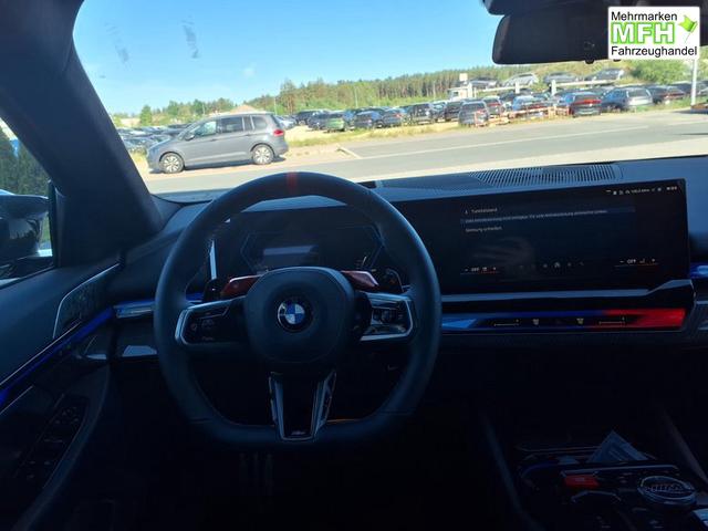 BMW M5 M 4.4 V8 Plug in Hybrid 8-Gang Steptronic 
