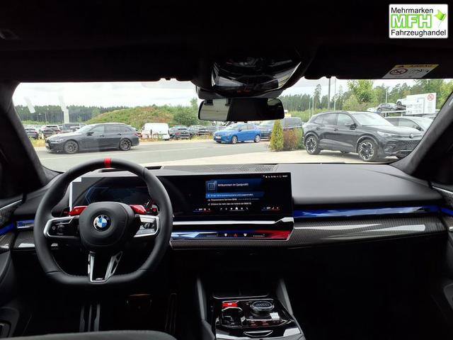 BMW M5 Touring 4.4 8-Gang Steptronic xDrive 