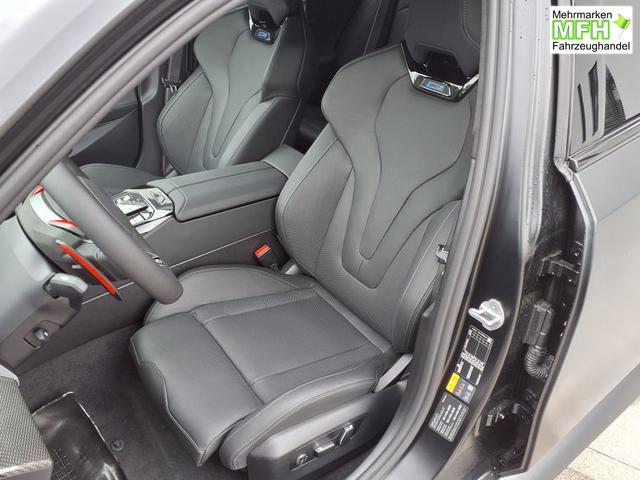 BMW M5 M 4.4 V8 Plug in Hybrid 8-Gang Steptronic 