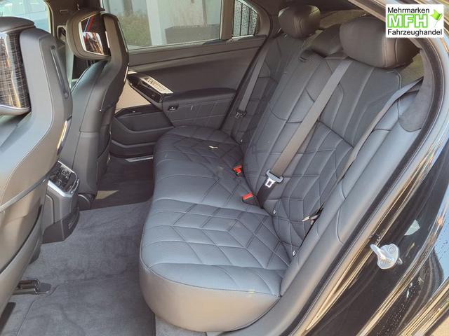 BMW 7er 740d M Sportpaket Pro Steptronic xDrive 740 