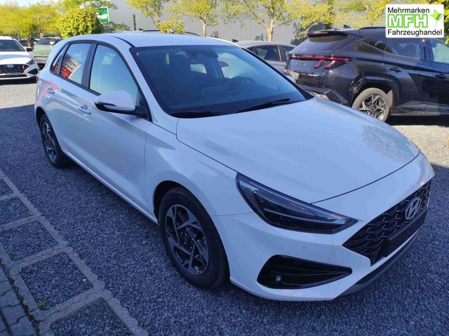 Hyundai i30 Family HB 1.6 GO*Navi*LED*Shzg*Lhzg*PDC*Cam*16Zoll* 