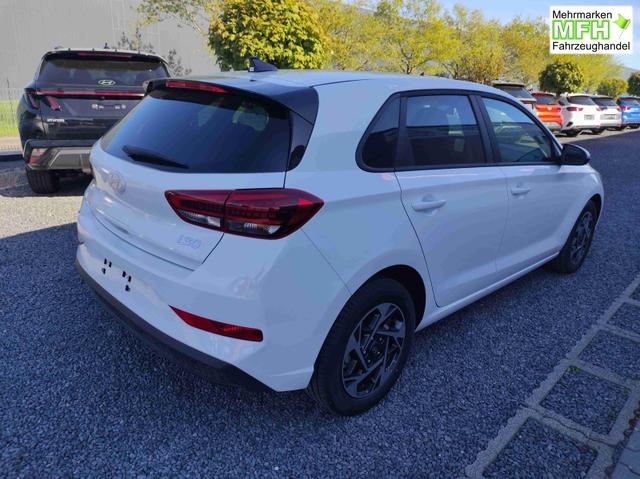 Hyundai i30 Family HB 1.6 GO*Navi*LED*Shzg*Lhzg*PDC*Cam*16Zoll* 