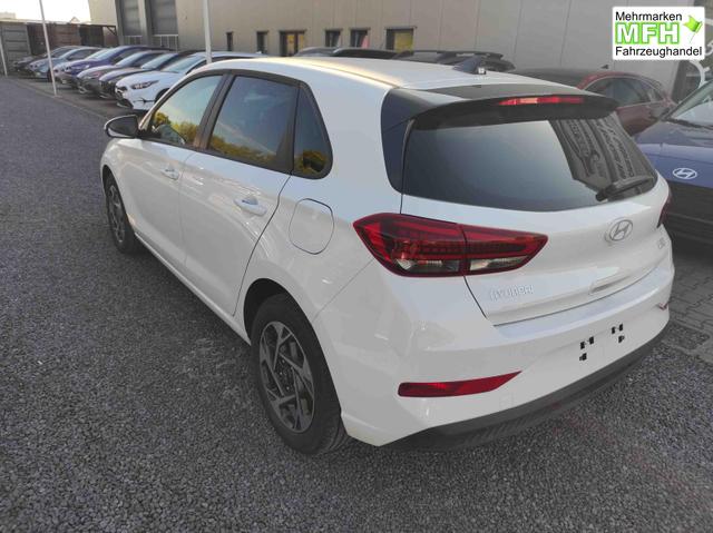 Hyundai i30 Family HB 1.6 GO*Navi*LED*Shzg*Lhzg*PDC*Cam*16Zoll* 