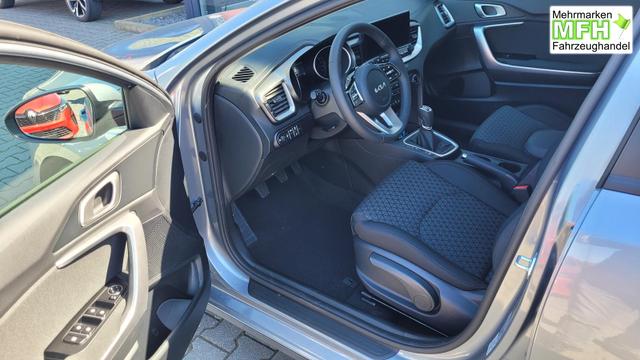 Kia Ceed SPIN 1.5 Spin*Navi*Shzg*Lhzg*PDC*Cam*16Zoll* 