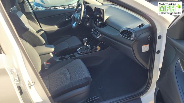 Hyundai i30 Kombi Smart SW Family*LED*Navi*Shzg*Lhzg*PDC*Cam*16Zoll* 