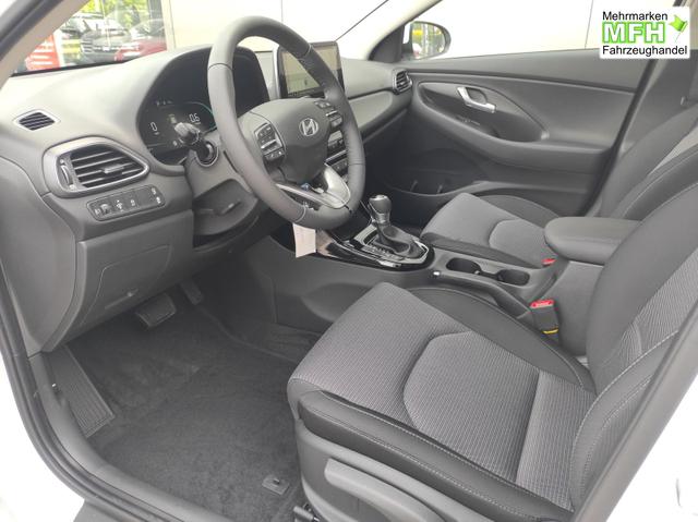 Hyundai i30 Kombi Smart SW Family*Navi*LED*Shzg*Lhzg*PDC*Cam*16Zoll* 