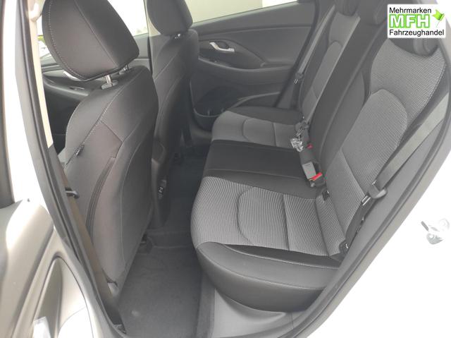 Hyundai i30 Kombi Smart SW Family*Navi*LED*Shzg*Lhzg*PDC*Cam*16Zoll* 