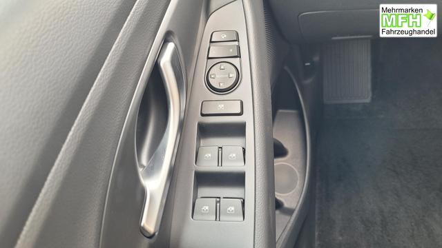 Hyundai i30 Family HB Family*Navi*LED*Shzg*Lhzg*PDC*Cam*Keyless 