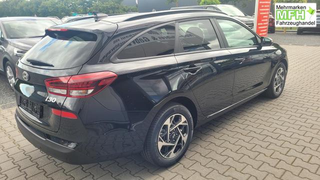 Hyundai i30 Kombi Family SW Family*Navi*LED*Shzg*Lhzg*PDC*Cam*16Zoll* 