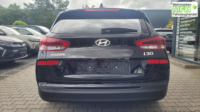 Hyundai i30 Kombi Family SW Family*Navi*LED*Shzg*Lhzg*PDC*Cam*16Zoll* 