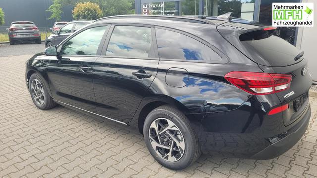Hyundai i30 Kombi Family SW Family*Navi*LED*Shzg*Lhzg*PDC*Cam*16Zoll* 