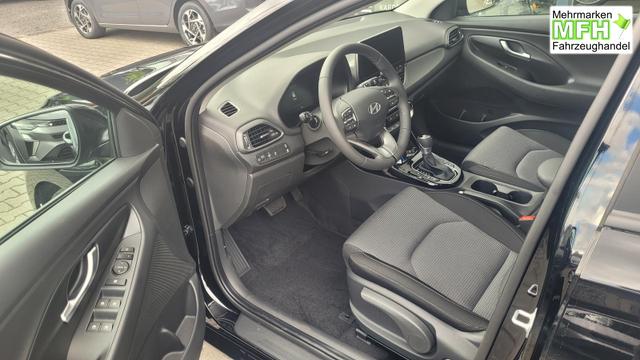 Hyundai i30 Kombi Family SW Family*Navi*LED*Shzg*Lhzg*PDC*Cam*16Zoll* 