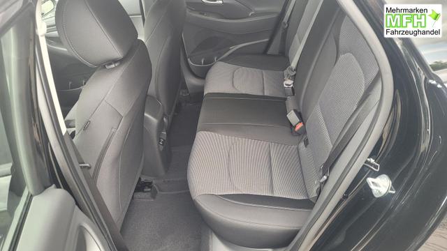 Hyundai i30 Kombi Family SW Family*Navi*LED*Shzg*Lhzg*PDC*Cam*16Zoll* 