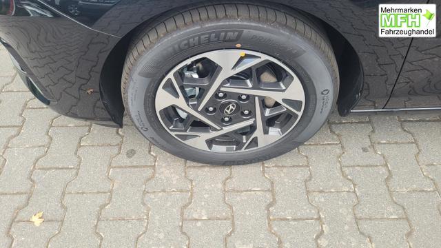 Hyundai i30 Kombi Family SW Family*Navi*LED*Shzg*Lhzg*PDC*Cam*16Zoll* 