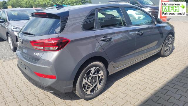 Hyundai i30 Familiy HB Family*Navi*LED*Shzg*Lhzg*PDC*Cam*16Zoll* 