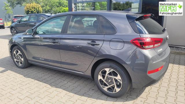 Hyundai i30 Familiy HB Family*Navi*LED*Shzg*Lhzg*PDC*Cam*16Zoll* 