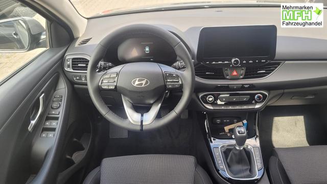 Hyundai i30 Kombi Smart SW Family*LED*Navi*Shzg*Lhzg*PDC*Cam*16Zoll* 