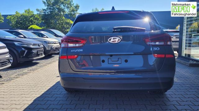 Hyundai i30 Kombi Family SW Family*Navi*LED*Shzg*Lhzg*PDC*Cam*16Zoll* 