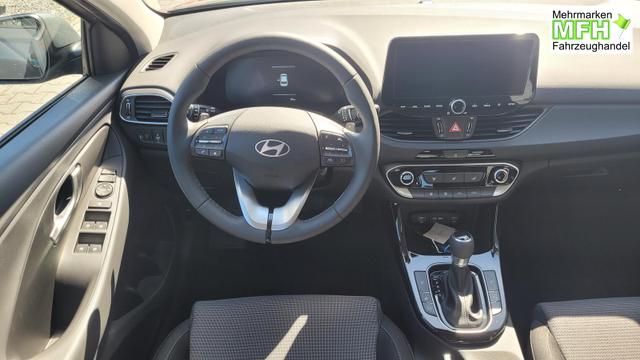 Hyundai i30 Kombi Family SW Family*Navi*LED*Shzg*Lhzg*PDC*Cam*16Zoll* 