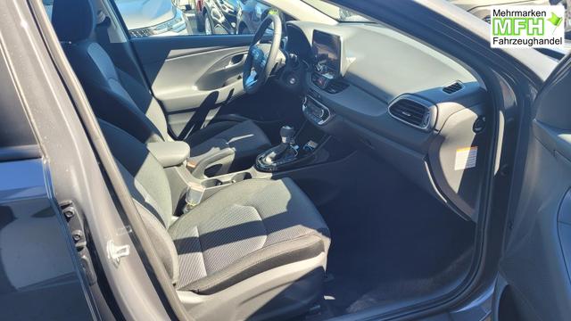 Hyundai i30 Kombi Family SW Family*Navi*LED*Shzg*Lhzg*PDC*Cam*16Zoll* 