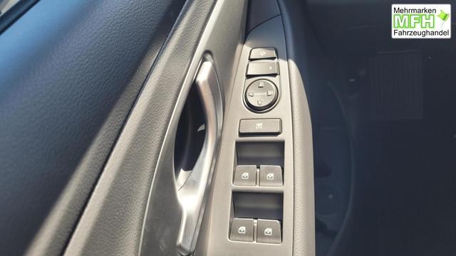 Hyundai i30 Kombi Family SW Family*Navi*LED*Shzg*Lhzg*PDC*Cam*16Zoll* 