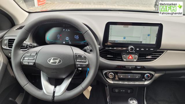 Hyundai i30 Family HB Family*Navi*LED*Shzg*Lhzg*PDC*Cam*Keyless 