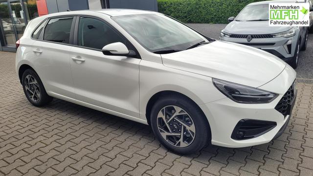 Hyundai i30 Familiy HB Family*Navi*LED*Shzg*Lhzg*PDC*Cam*16Zoll* 