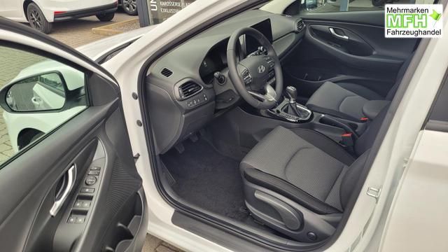 Hyundai i30 Familiy HB Family*Navi*LED*Shzg*Lhzg*PDC*Cam*16Zoll* 