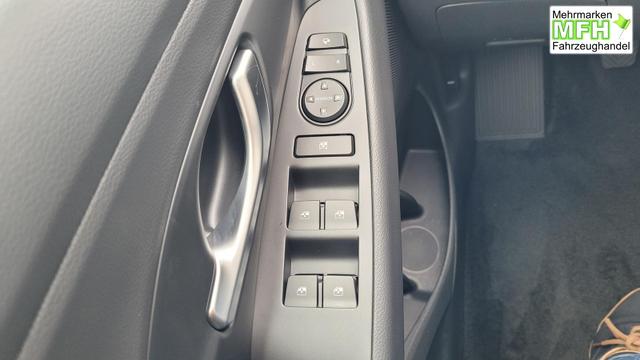 Hyundai i30 Familiy HB Family*Navi*LED*Shzg*Lhzg*PDC*Cam*16Zoll* 