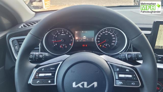 Kia Ceed Gold 1.5 AT*LED*Navi*Shzg*Lhzg*PDC*Cam*17Zoll* 