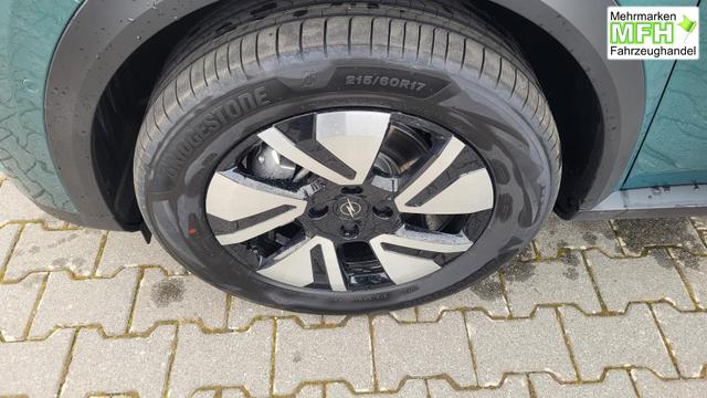 Opel Frontera Ultimate 1.2 107 kW Ultimate*LED*Navi*Shzg*BFS*PDC*Cam*17" 