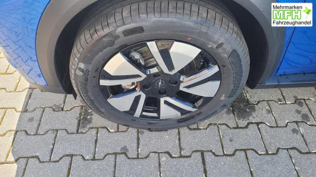 Opel Frontera Ultimate 1.2 107 kW Ultimate*LED*Navi*Shzg*BFS*PDC*Cam*17" 