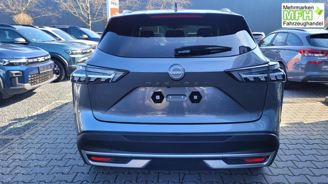 Nissan Qashqai Tekna 4x4 4x4*Navi*LED*PDach*Leder*Shzg*BFS* 