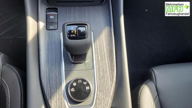 Nissan Qashqai Tekna 4x4 4x4*Navi*LED*PDach*Leder*Shzg*BFS* 