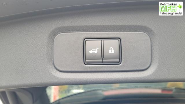 Nissan Qashqai Tekna 4x4 4x4*Navi*LED*PDach*Leder*Shzg*BFS* 