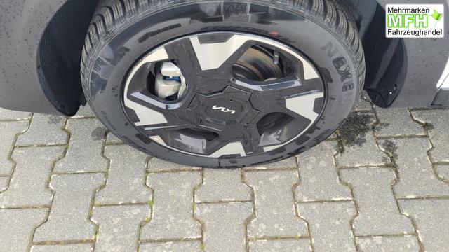 Kia Stonic Silver AT*Navi*Shzg*Lhzg*PDCv+h*Cam*16Zoll*LED 