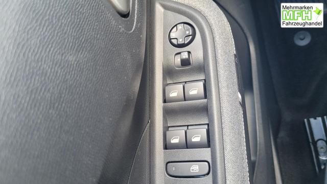 Opel Frontera Ultimate 1.2 107 kW Ultimate*7Sitze*LED*Navi*Shzg*PDC*Cam* 