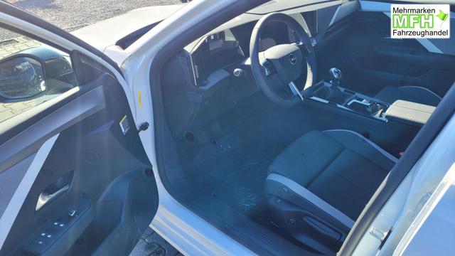 Opel Astra Edition Edition*LED*Navi*Shzg*Lhzg*PDC*Cam*17Zoll* 