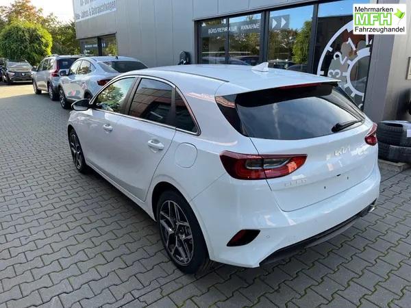 Kia Ceed Gold Gold*LED*Navi*Shzg*Lhzg*PDC*Cam*17Zoll* 