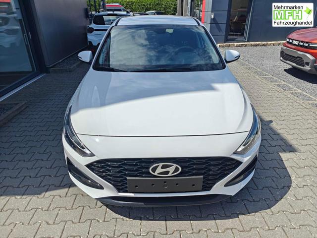 Hyundai i30 Family HB 1.6 GO*Navi*LED*Shzg*Lhzg*PDC*Cam*16Zoll* 