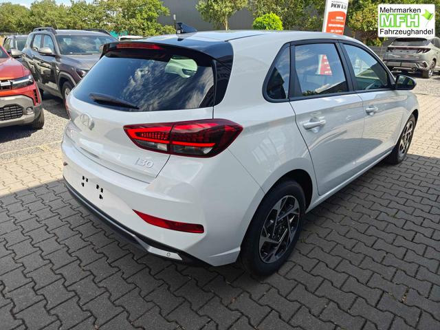 Hyundai i30 Family HB 1.6 GO*Navi*LED*Shzg*Lhzg*PDC*Cam*16Zoll* 