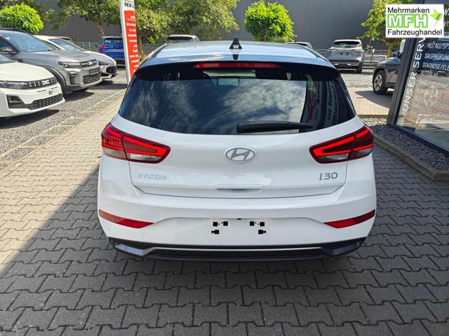Hyundai i30 Family HB 1.6 GO*Navi*LED*Shzg*Lhzg*PDC*Cam*16Zoll* 