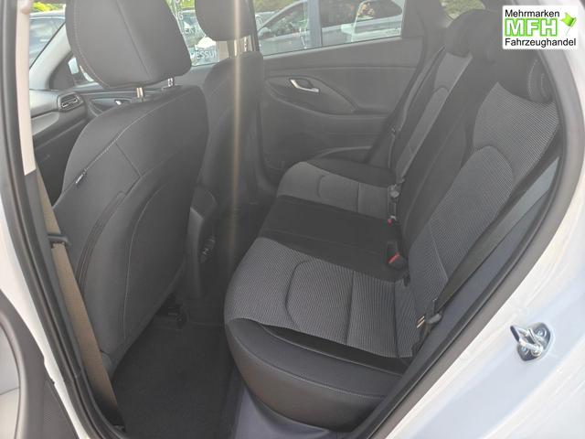 Hyundai i30 Family HB 1.6 GO*Navi*LED*Shzg*Lhzg*PDC*Cam*16Zoll* 