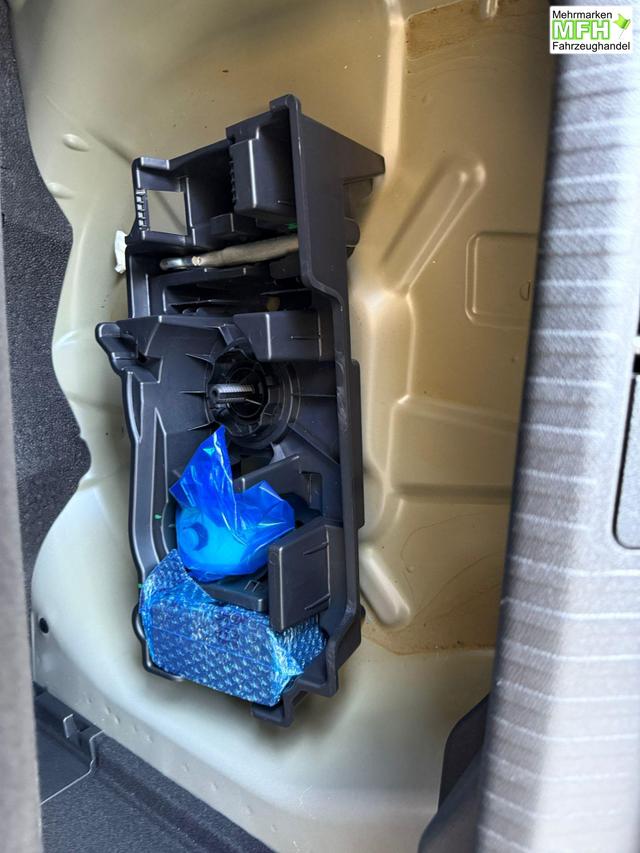 Citro&euml;n C4 Plus 1.2 ESS EAT8 / Navi PDC m.Kamera LED Tempomat Alu 18" 