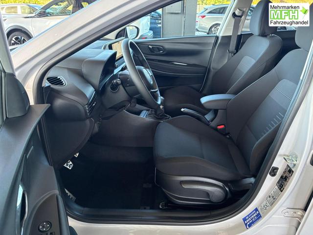 Hyundai BAYON Premium 1.2 MPI / Navi Sitz + Lenkradheizung R&uuml;ckfahrkamera Tempomat Klimaautomatik Alu 16" 