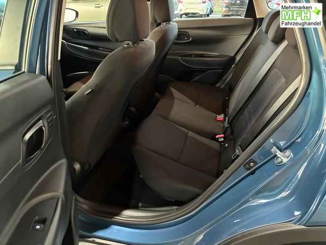 Hyundai BAYON 1.0 T-GDI DCT / Navi R&uuml;ckfahrkamera Tempomat Alu 16" 