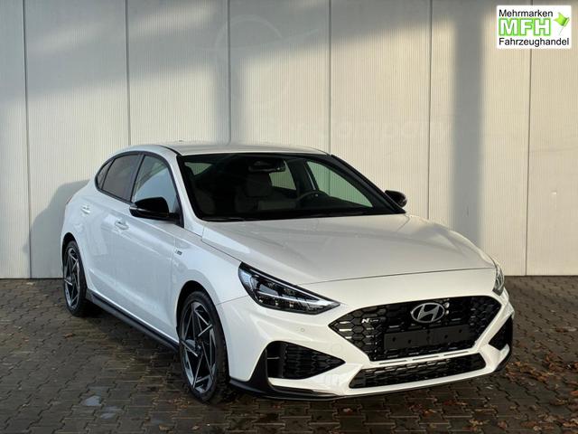 Hyundai i30 N-Line Fastback DCT 1.5 T-GDI mHev / Navi ACC Sitz & Lenkradheizung LED Alu 18" 