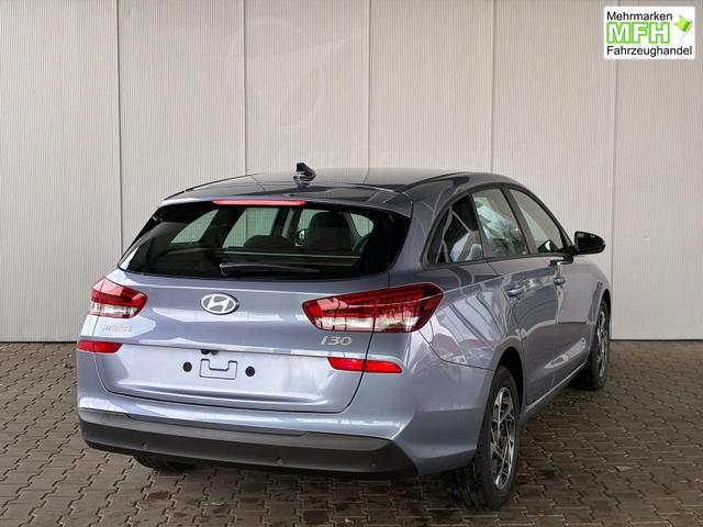 Hyundai i30 Kombi Comfort 1.5 T-GDI mHEV 140 PS 6MT / Navi LED PDC V&H.m.Kamera ALU16 